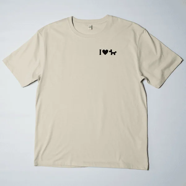 Bio-T-Shirt EP185 von Earth Positive in beige mit Siebdruck auf Brust | Symbol "I Love Dogs" mit Herz und Pixel-Hund