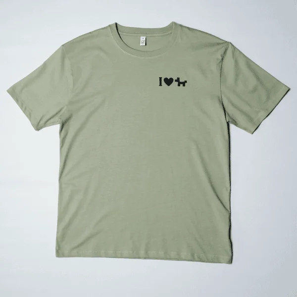 Bio-T-Shirt EP185 von Earth Positive in hell-olive mit Siebdruck auf Brust | Symbol "I Love Dogs" mit Herz und Pixel-Hund